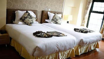 Standard Twin Room | In-room safe, desk, iron/ironing board, rollaway beds