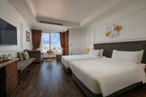 Executive with balcony | Hypo-allergenic bedding, in-room safe, desk, soundproofing - Hanoi Allure Hotel (Hanoi)