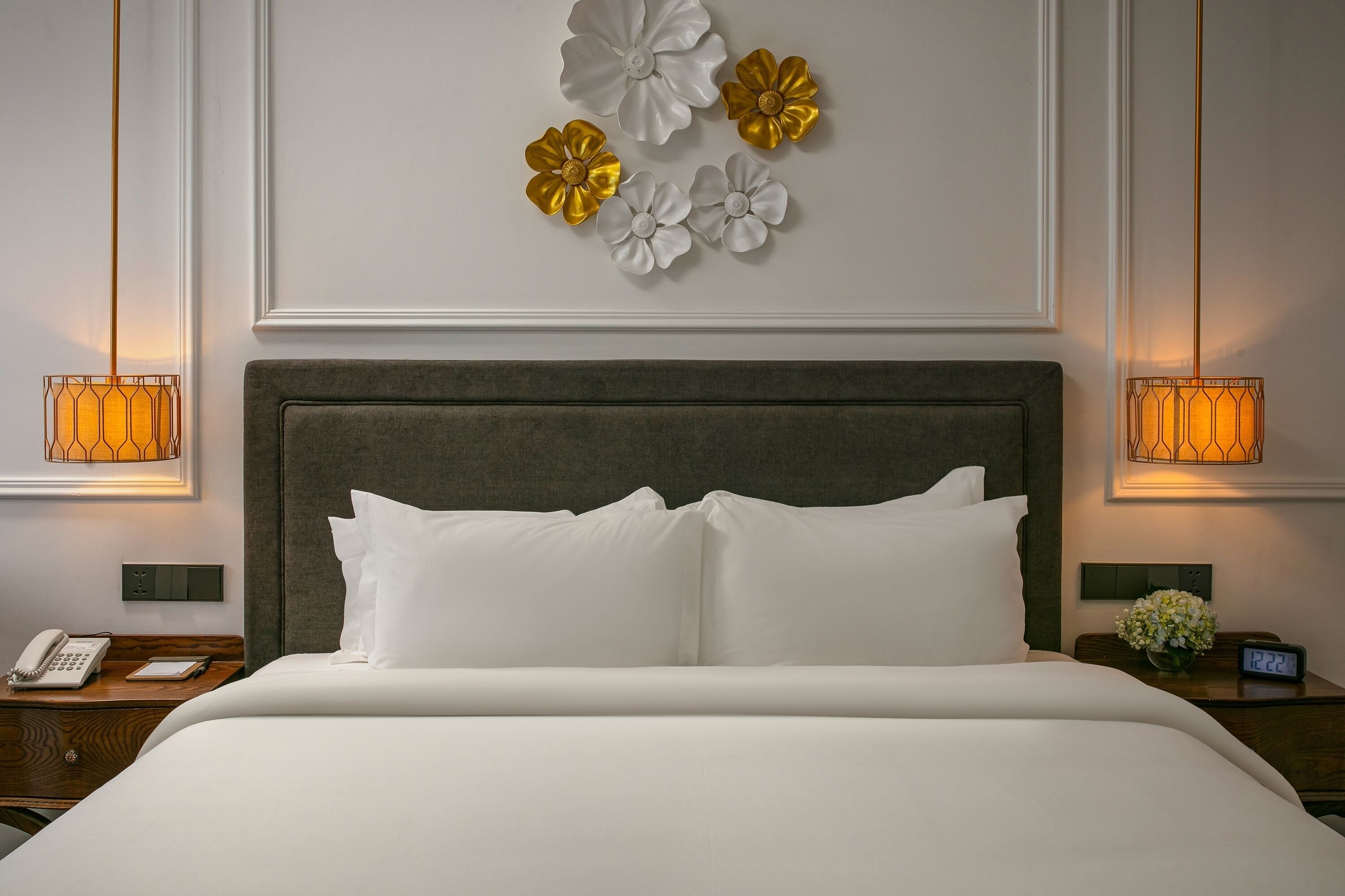 deluxe with balcony | 1 bedroom, hypo-allergenic bedding, in-room safe, desk