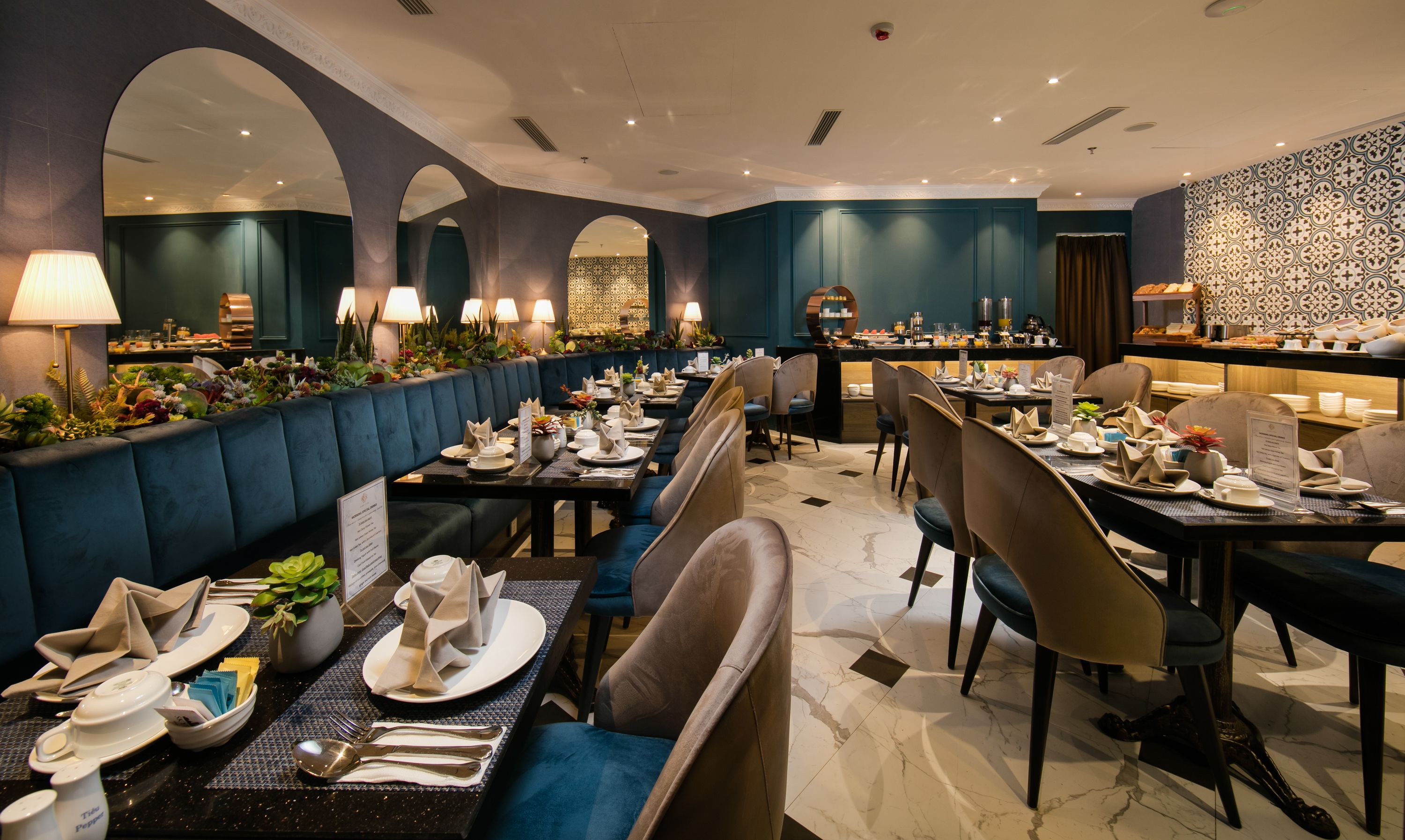 Päivittäinen buffetaamiainen (250000 VND per henkilö)