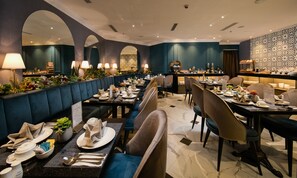 Se ofrece un desayuno bufé (250000 VND por persona)