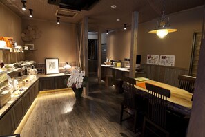 Lobby sitting area - Shinwaen (Aso)