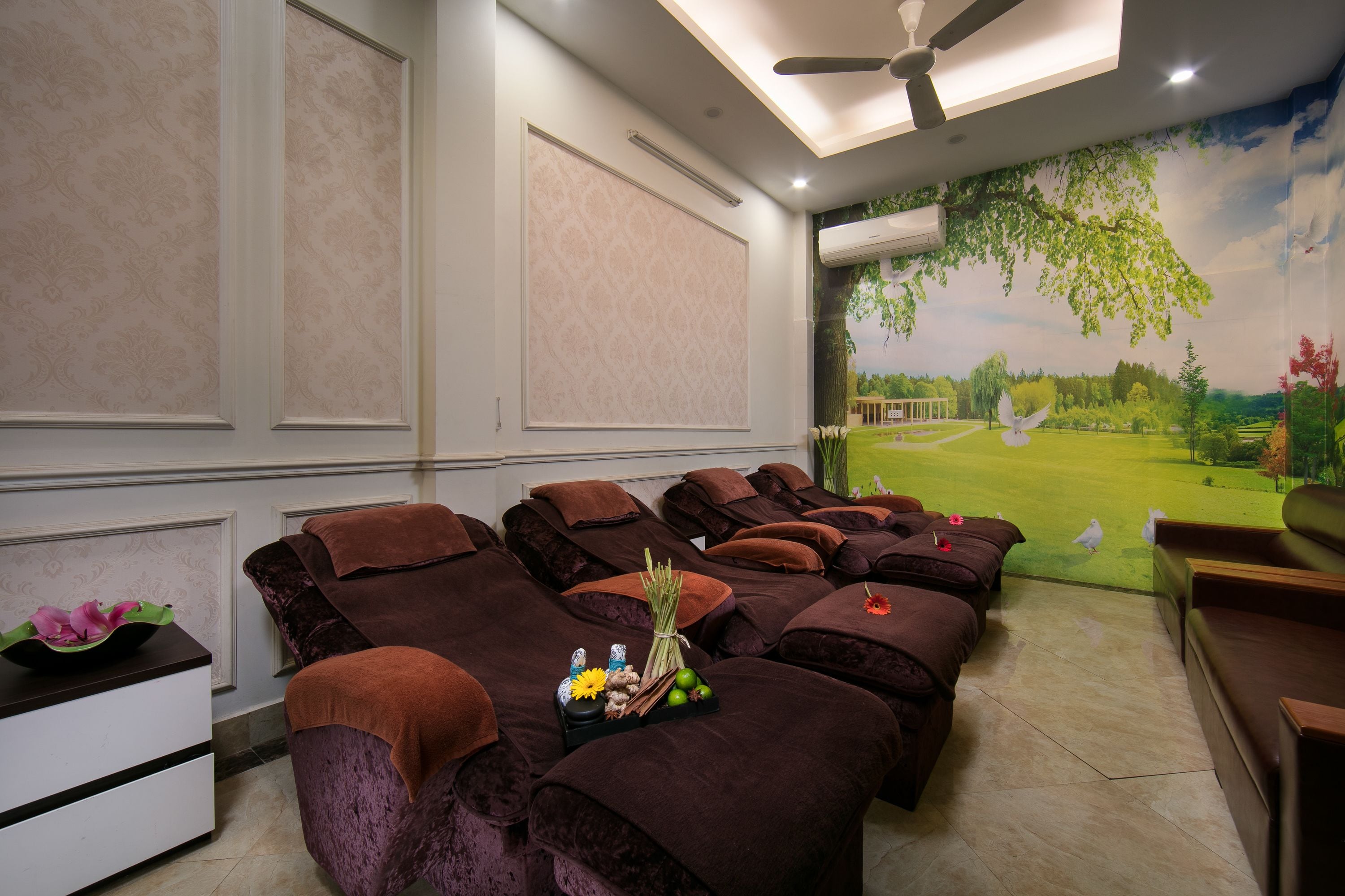 couples treatment room(s), body treatments, aromatherapy