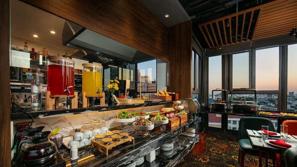 Breakfast buffet - Bendecir Hotel & Spa (Hanoi)