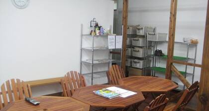 Yukaina Nakamatachi - Hostel