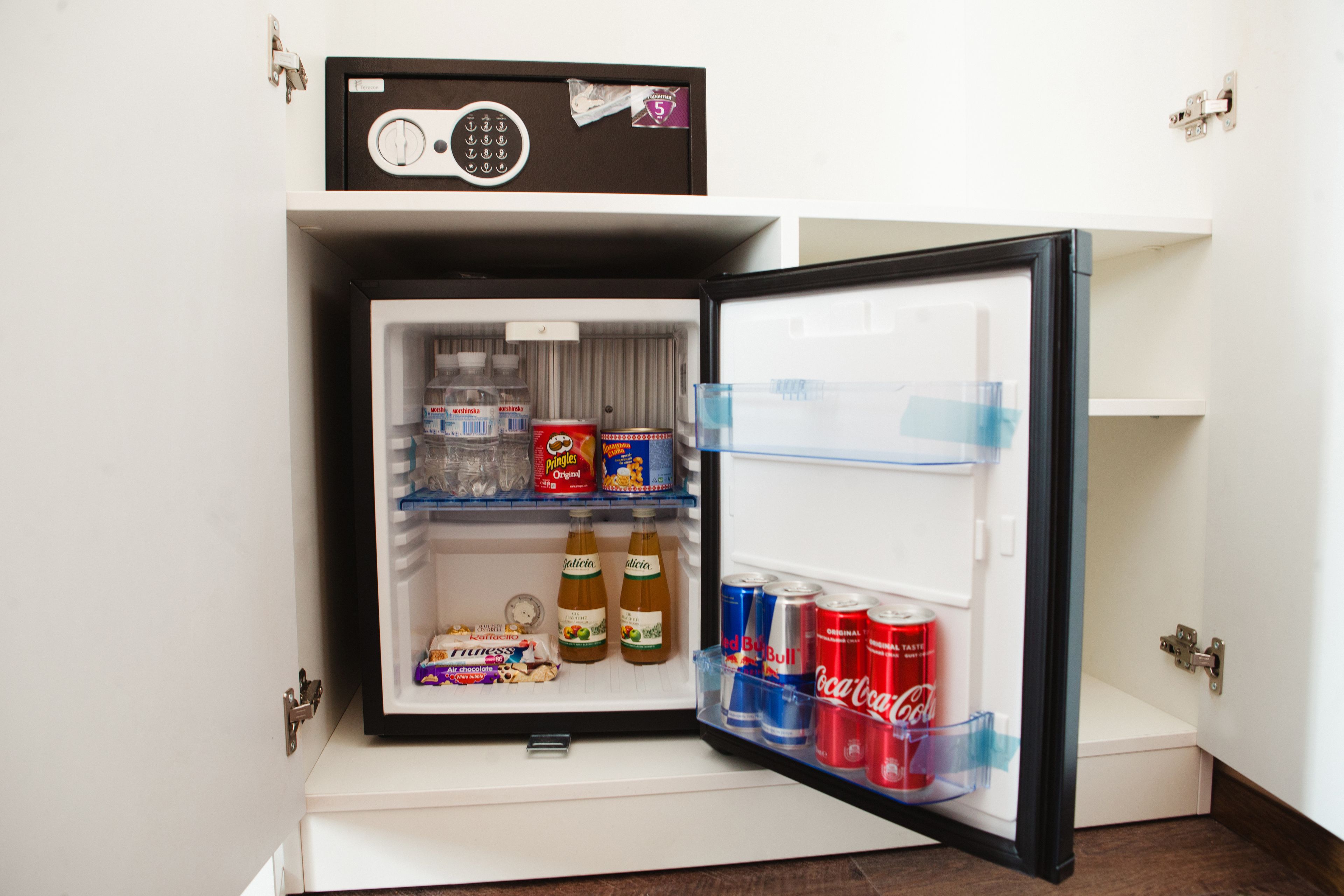 Mini-refrigerator
