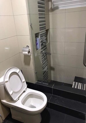 Apartment, 2 Bedrooms | Bathroom | Shower, free toiletries, towels - LT Tropez Homestay (Johor Bahru)