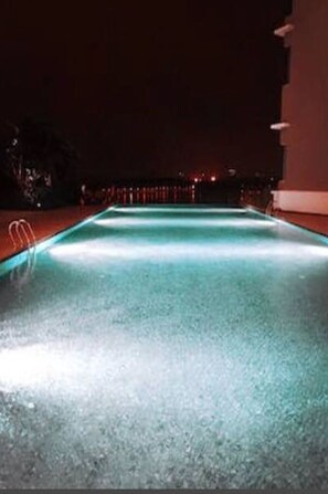 Outdoor pool - LT Tropez Homestay (Johor Bahru)