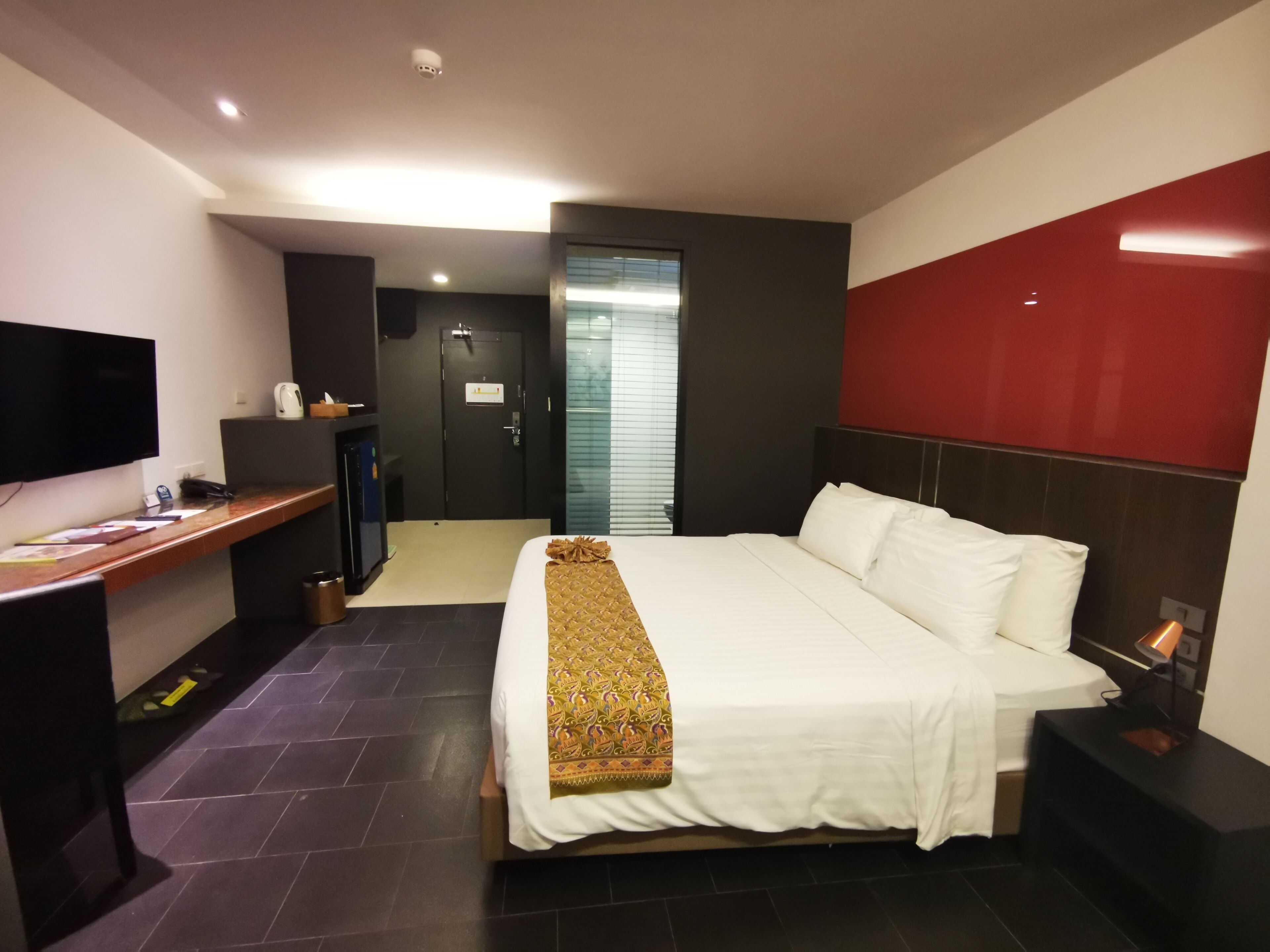 standard double room | in-room safe, laptop workspace, blackout curtains, iron/ironing board