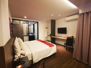 In-room safe, laptop workspace, blackout curtains, iron/ironing board