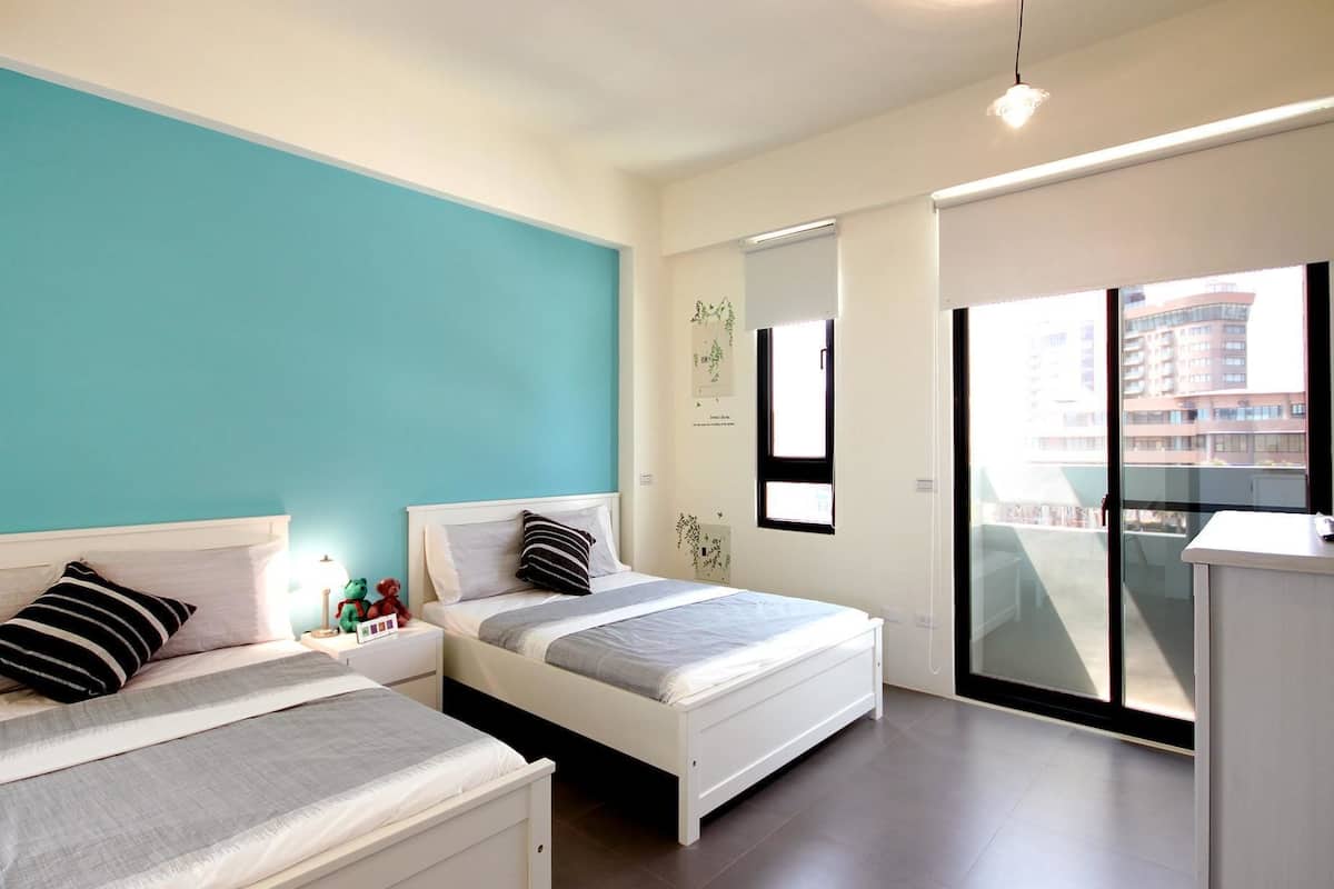 Family Quadruple Room | Desk, blackout drapes, rollaway beds, free WiFi