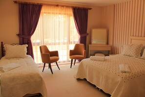 Rollaway beds, free WiFi - The Hotel Sapanca (Sapanca)