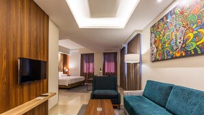 Room (Suite with City View)