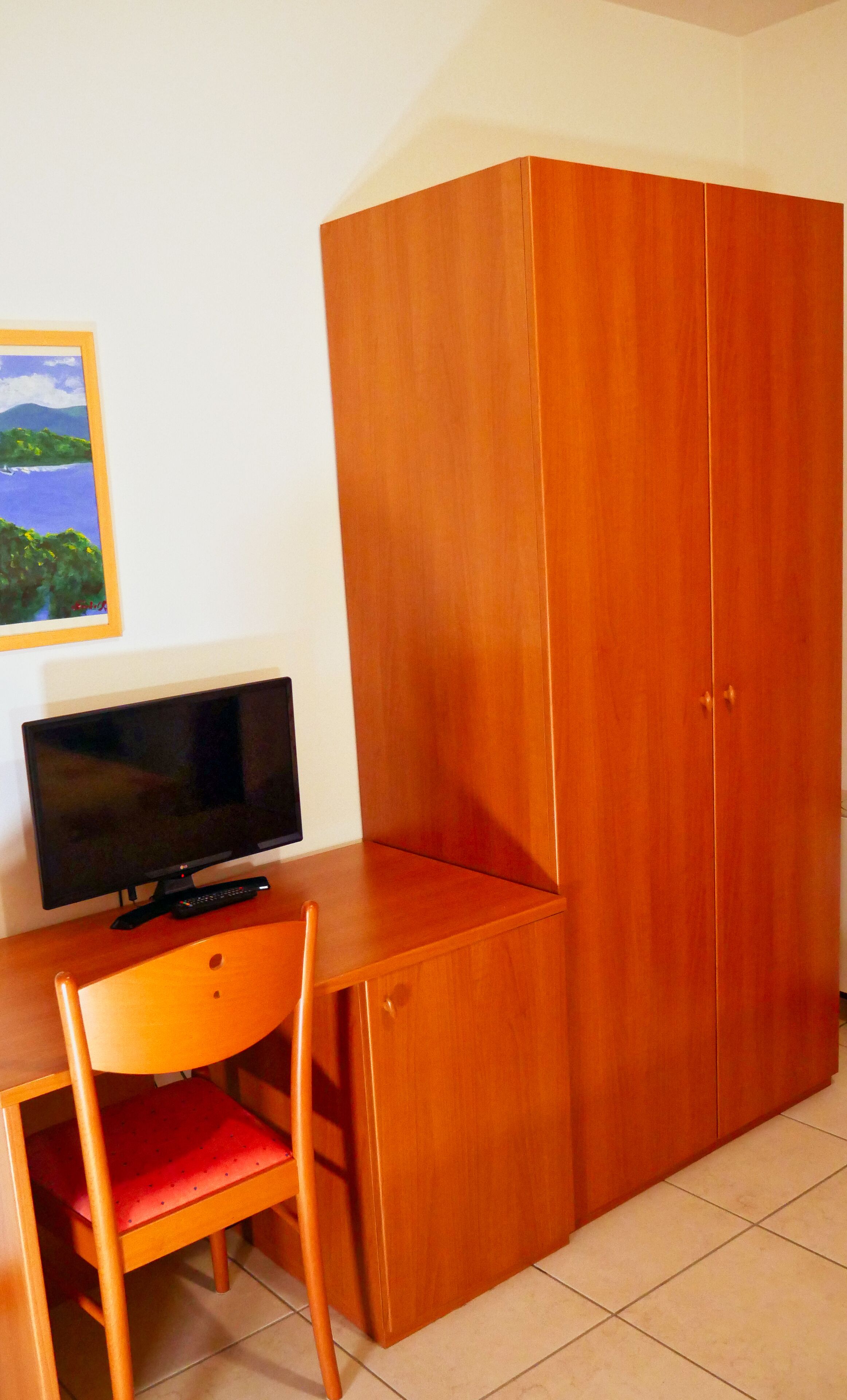 basic single room, 1 single bed | 2 bedrooms, in-room safe, desk, blackout curtains