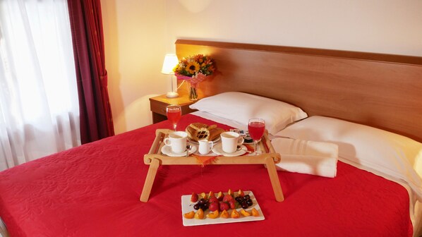 Standard Double Room Single Use | 2 bedrooms, in-room safe, desk, blackout drapes