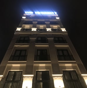 Façade de lâhĂ©bergement - soirĂ©e/nuit