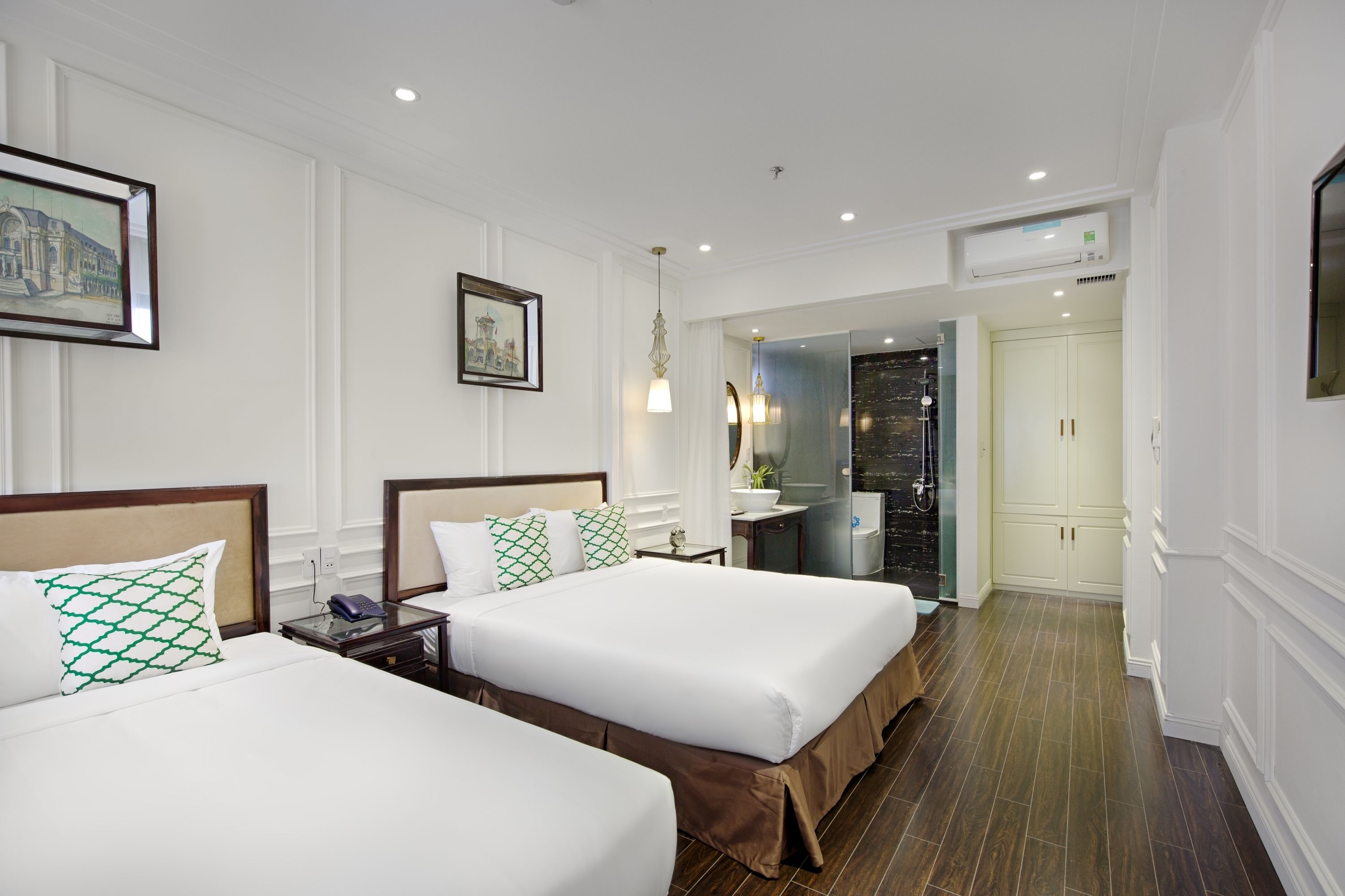 deluxe quadruple room | room amenity