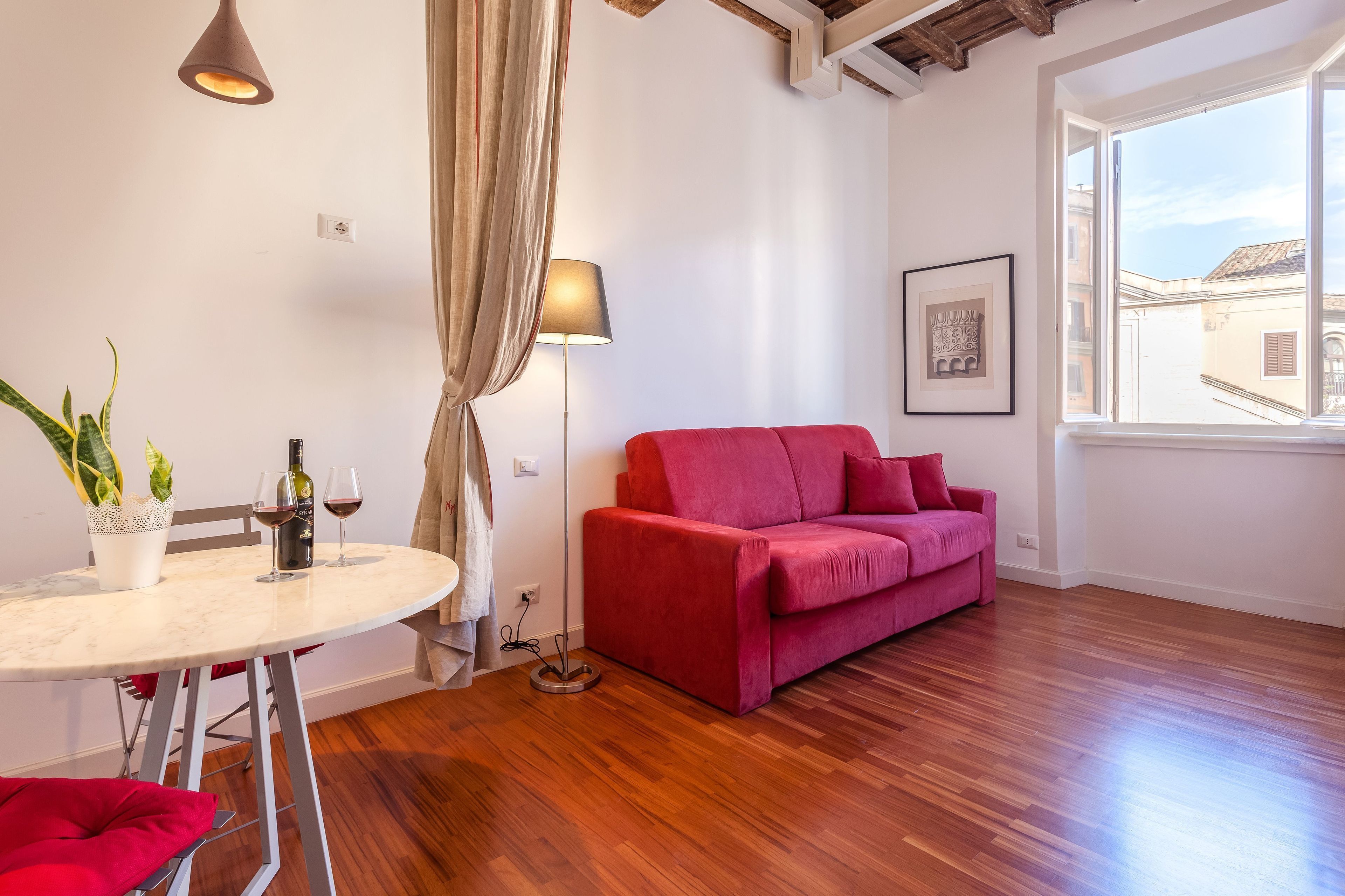 Design Suite, 1 Bedroom, Kitchen, City View | Down duvets, desk, laptop workspace, iron/ironing board