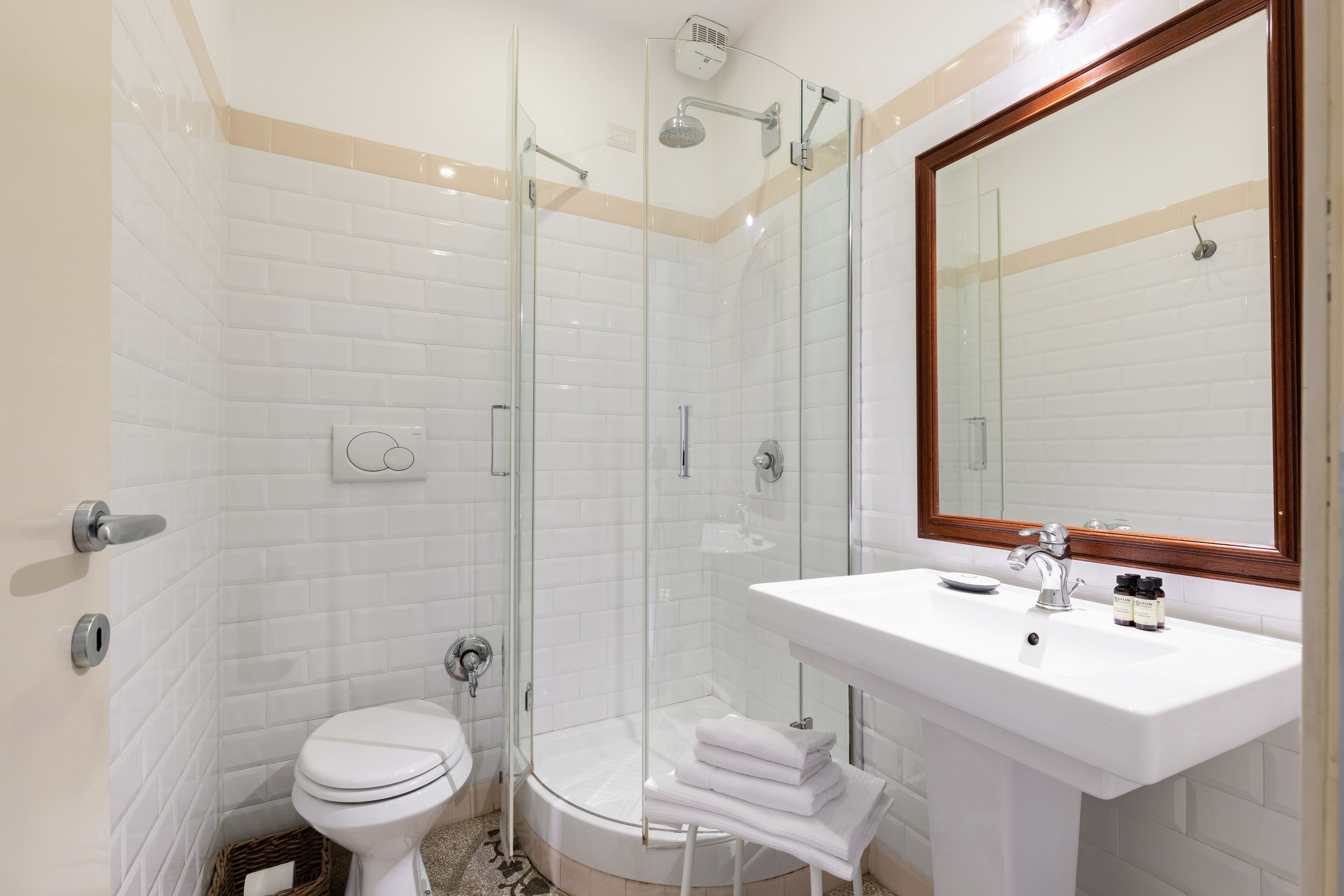 Photo - The Bluehostel