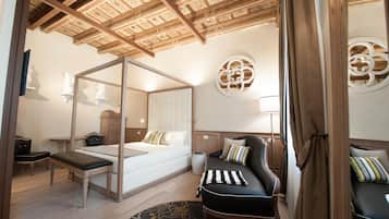 Premium bedding, down duvets, free minibar, in-room safe