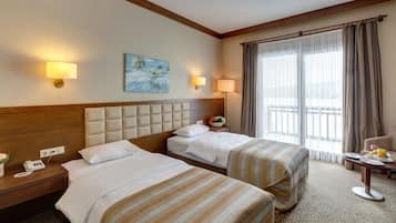 Minibar, in-room safe, desk, iron/ironing board