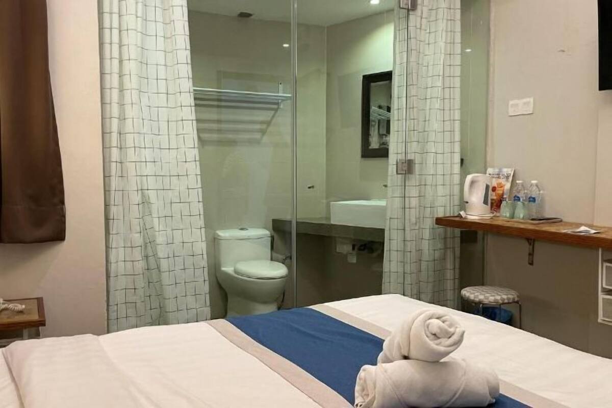 Soundproofing, iron/ironing board (on request), free WiFi, bed sheets