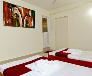 Premium bedding, desk, free WiFi