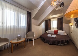 Romantic Suite, 1 King Bed (Round Bed) | Minibar, in-room safe, blackout curtains, soundproofing - Residence Mysterius Old Town  (Prague)