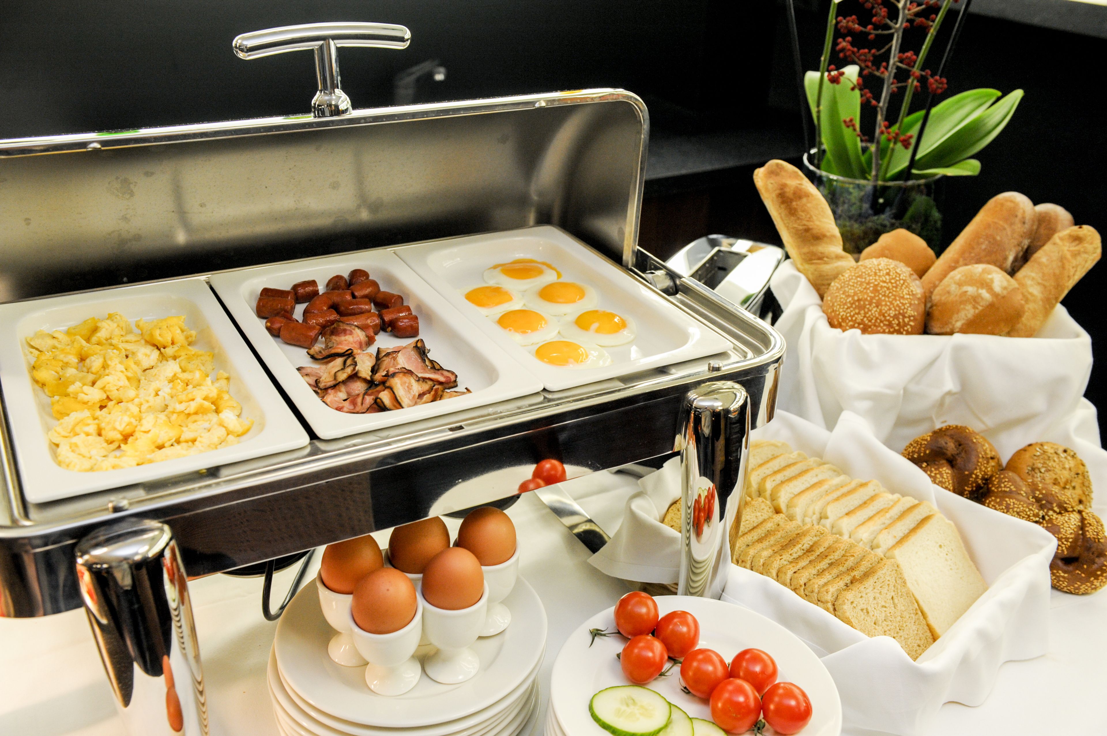 daily continental breakfast (eur 15 per person)