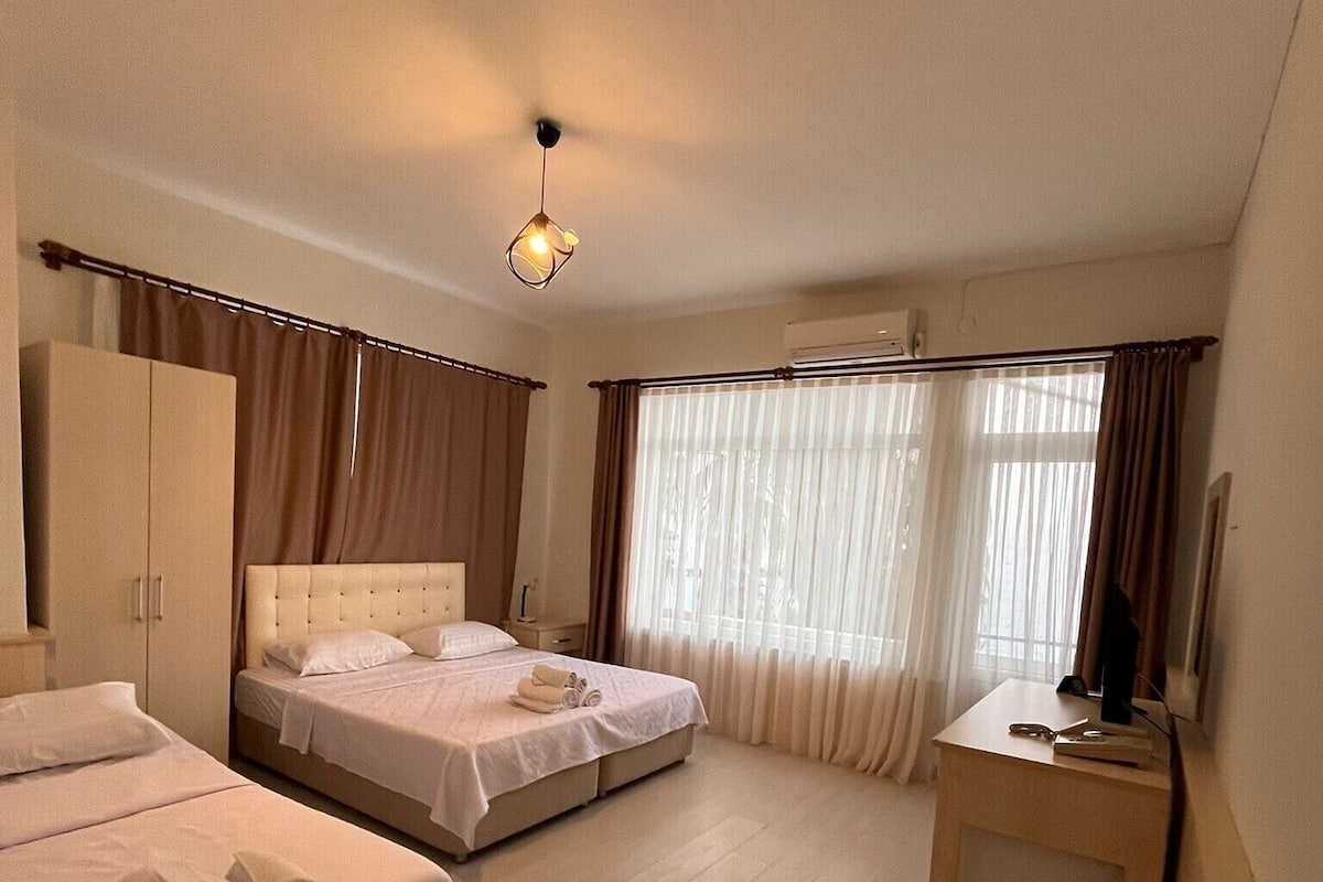 Comfort Triple Room | Free minibar, desk, laptop workspace, iron/ironing board