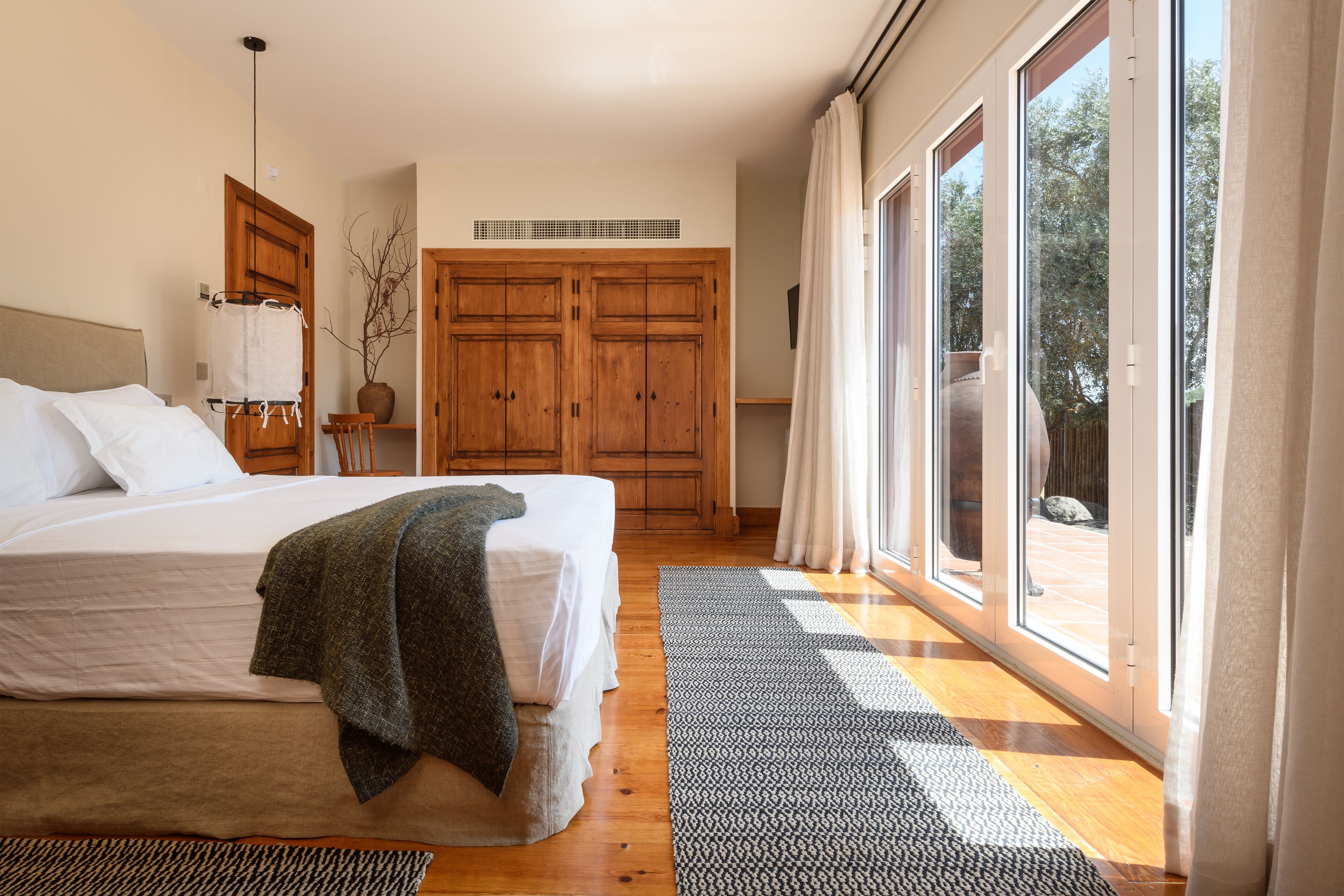 小型开间套房 | 客房内保险箱、遮光窗帘、隔音、熨斗/熨衣板