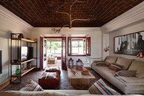 Televisión LCD de 32 pulgadas con canales digitales y televisión