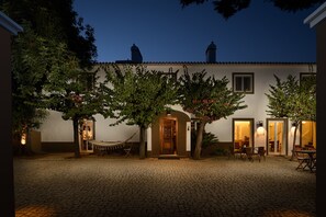 Entrada de la propiedad