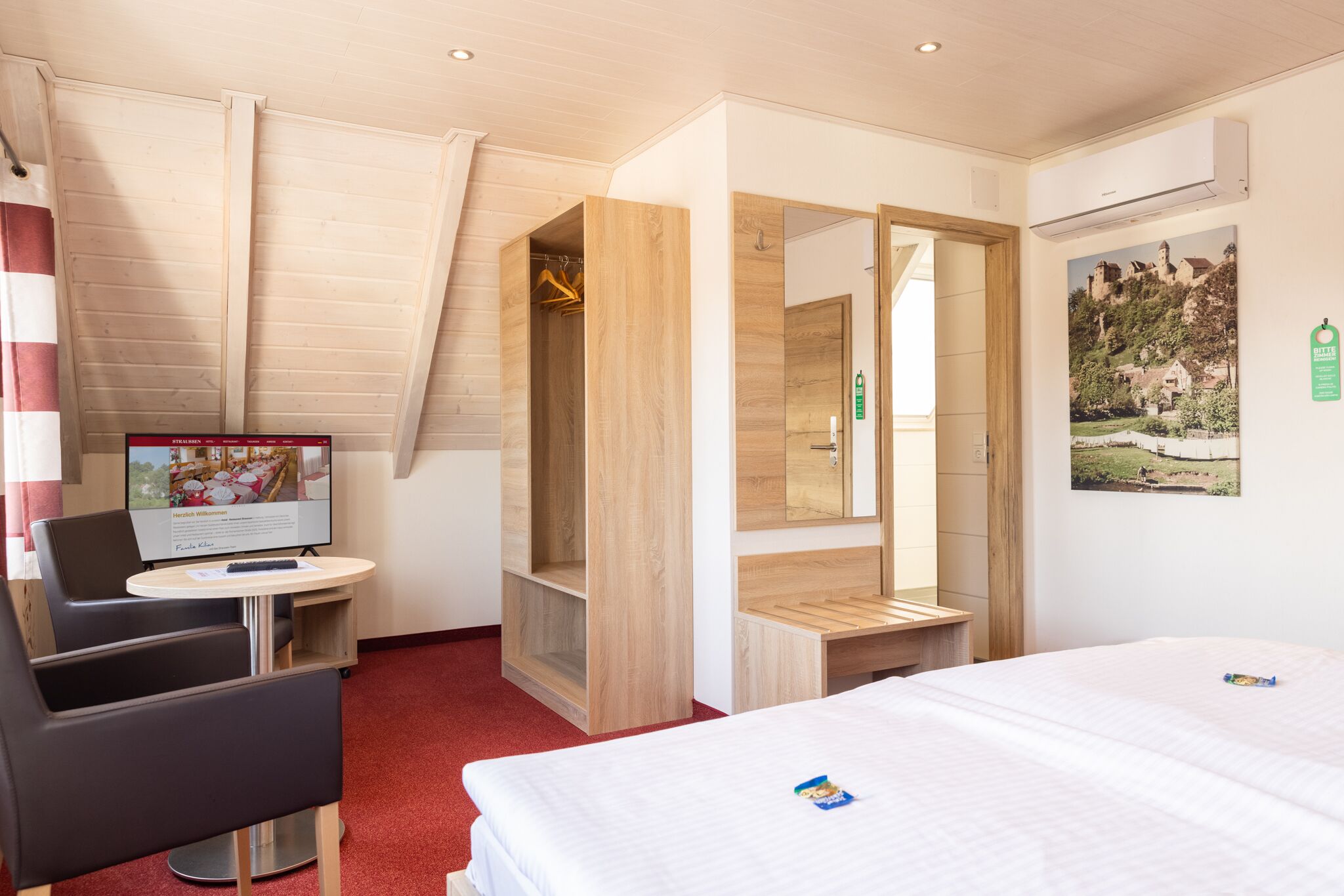 comfort double room | desk, rollaway beds, free wifi, bed sheets