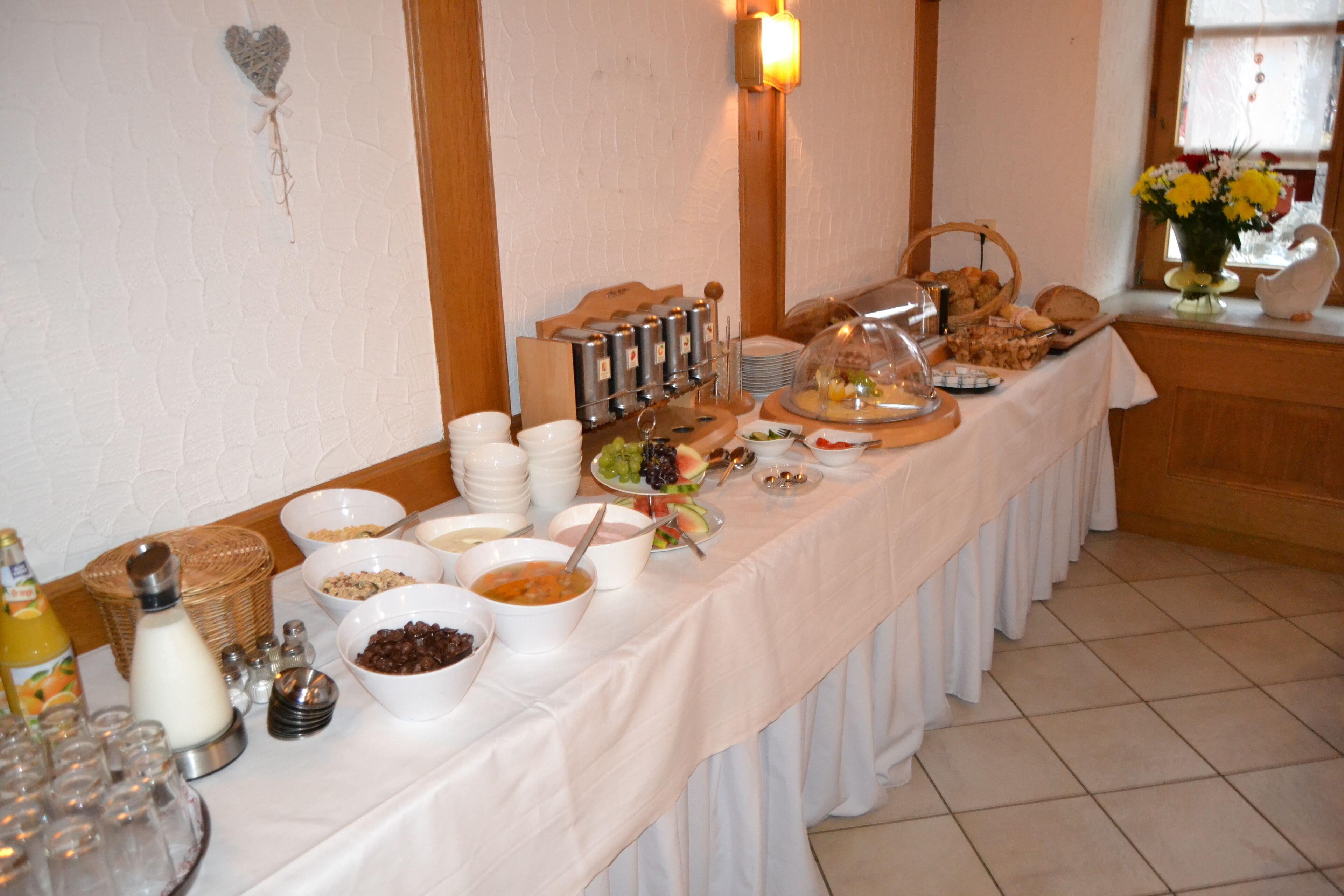 包每日自助早餐