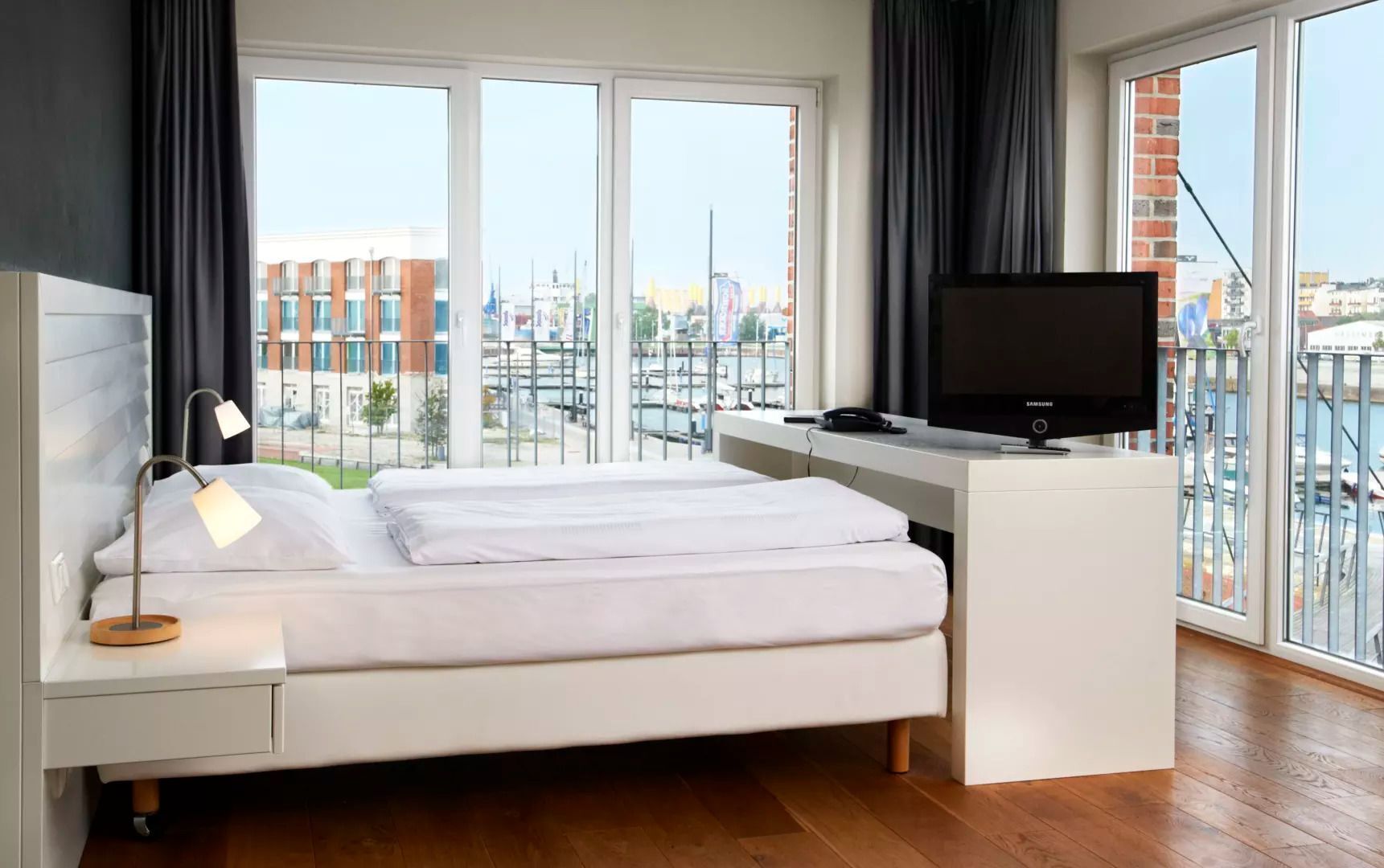 In-room safe, desk, free WiFi