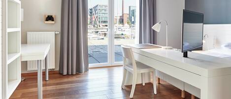 Apartamento City, accesible en silla de ruedas | 1 dormitorio, caja fuerte, escritorio y wifi gratis