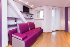 Individually decorated, individually furnished, laptop workspace - Erasmus Student Apartments (Kraków)