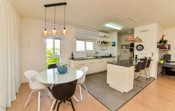 Deluxe Apartment, 2 Bedrooms | In-room dining - Sokolov 35 Boutique Apartment (Nahariya)