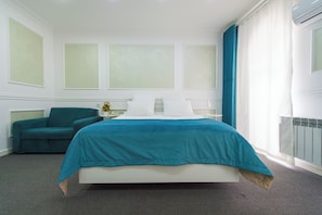 Deluxe Double Room, Balcony (Castle view)