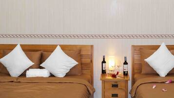 Minibar, bàn, truy cập Internet không dây miễn phí