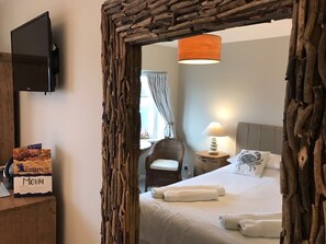 Dobbeltværelse - 1 kingsize-seng | Premium-sengetøj, individuel indretning, skrivebord, gratis Wi-Fi