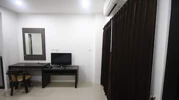 Standard Double Room | Room amenity
