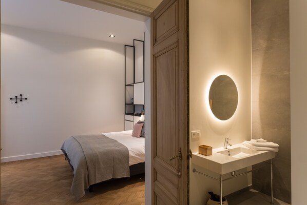 Superior Room, 1 King Bed