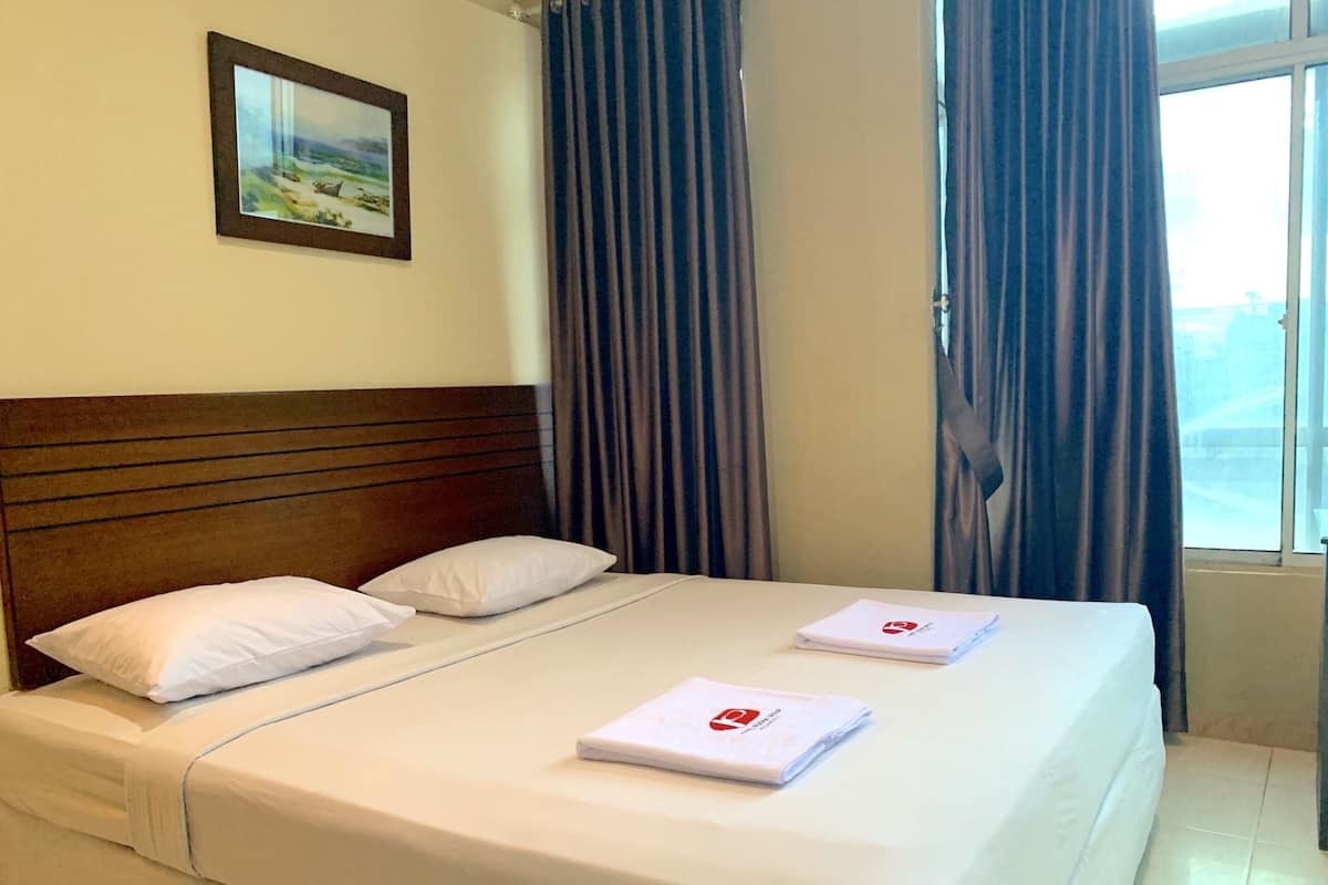 Family Room | Peralatan tempat tidur premium, busa memori, meja