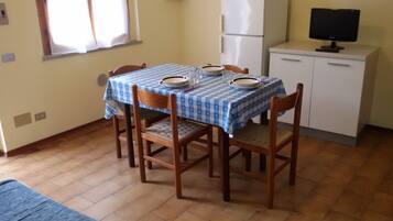 Apartemen, 2 kamar tidur (4 adults+2 children) | Makan di kamar