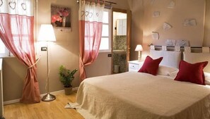 Habitació doble estàndard | Escriptori, espai de treball apte per a portàtils i wifi gratuïta 