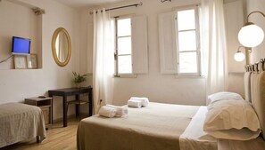 مكتب ومساحة عمل للكمبيوتر المحمول وواي فاي مجانًا