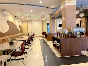 Breakfast area - Parma Paus Hotel (Pekanbaru)