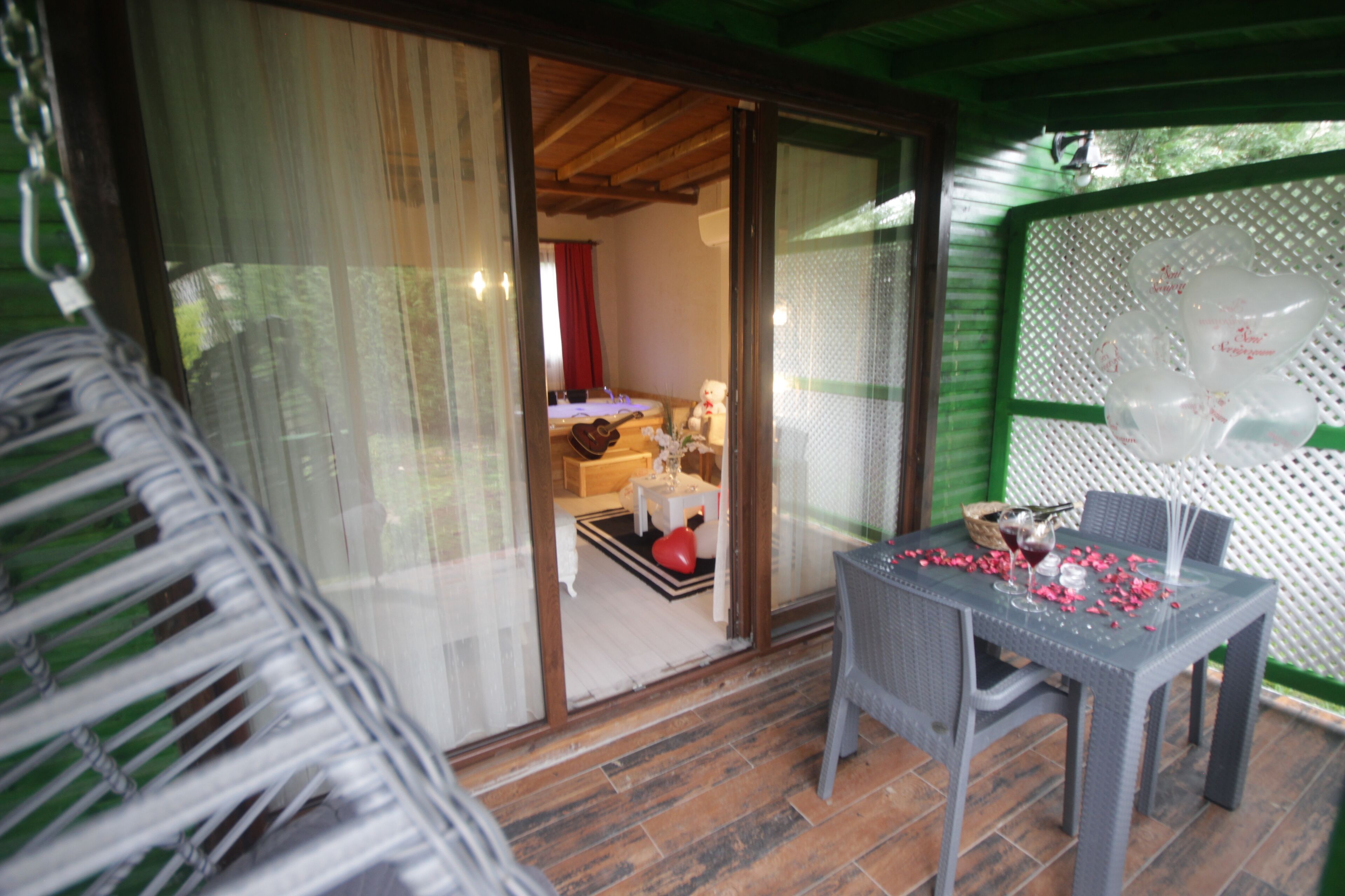 business double room, jetted tub | minibar, desk, free wifi, wheelchair access